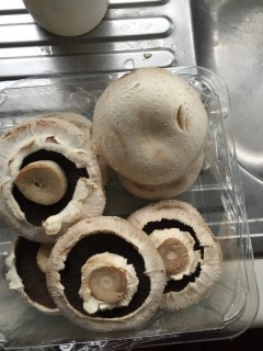  芝士培根烤蘑菇 第1步