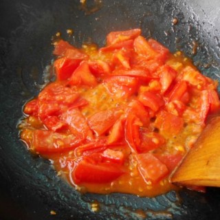  香菇番茄萝卜汤 第5步