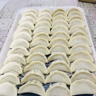  玉米胡萝卜香菇鲜虾饺子 第7步