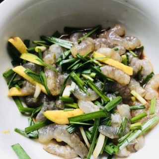  玉米胡萝卜香菇鲜虾饺子 第2步