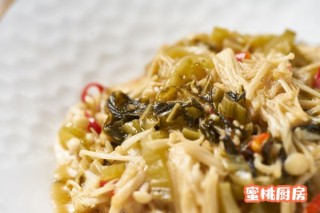  腌制芥菜（酸菜）+酸菜金针菇 第6步