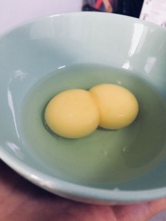  蛋白质满满：白玉菇炖蛋 第2步