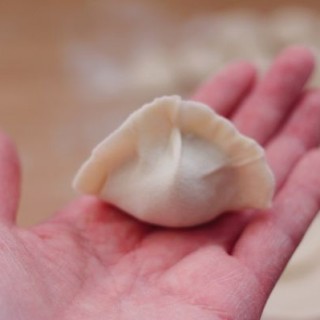  蘑菇韭菜饺子 第12步