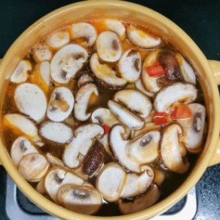  冬天就要吃热乎乎的北极虾蘑菇汤饭 第4步