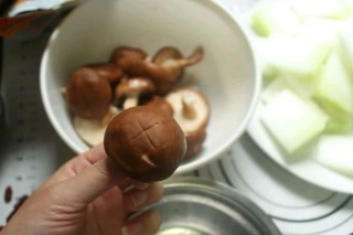  香菇冬瓜排骨汤 第3步