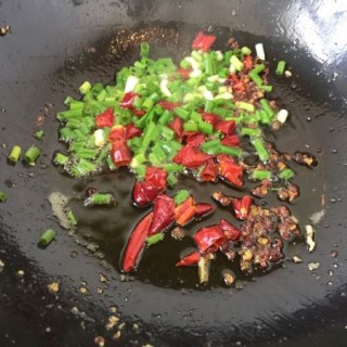  超下饭的肉肉炒茶树菇～手撕茶树菇炒肉丝 第8步