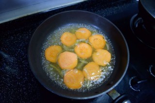  Sweet Potato Soup‖牛奶薯香蘑菇汤 第4步