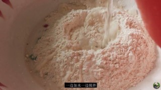  白菜猪肉香菇水饺 第1步