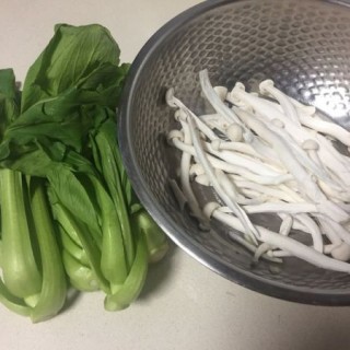  鸡丝菌菇青菜粥 第10步