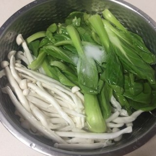  鸡丝菌菇青菜粥 第11步