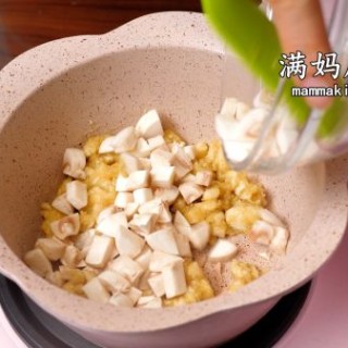  鸡茸奶油蘑菇汤 第4步