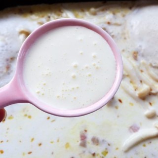  宝宝最爱的早餐之奶油蘑菇培根意面 第4步
