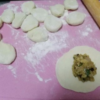  香菇鸡肉饺子 第6步