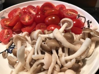  蒸/烤三文鱼牛油果蘑菇 第5步