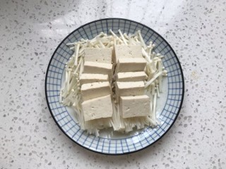  蚝油金针菇蒸豆腐 第4步