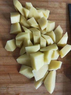  香菇土豆炖土鸡 第2步