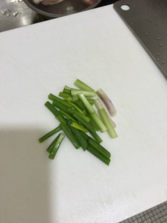  清炒平菇 第2步