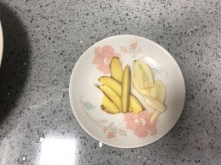  杏鲍菇炒牛肉粒 第4步