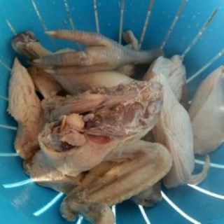  猴头菇养胃鸡汤 第4步