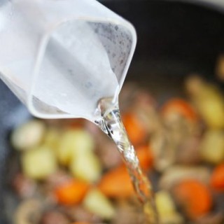  菌菇牛肉奶汁炖菜 第10步