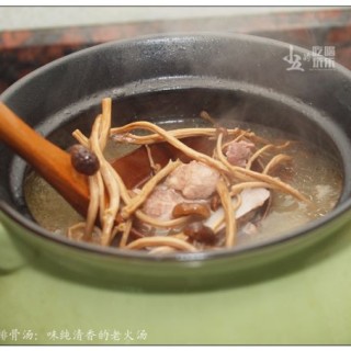  茶树菇排骨汤：味纯清香的老火汤 第8步