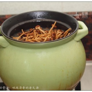  茶树菇排骨汤：味纯清香的老火汤 第7步