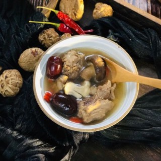  花菇炖鸭肉，汤汁鲜美，肉质细腻 第11步