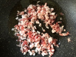  香菇肉沫汤面 第3步