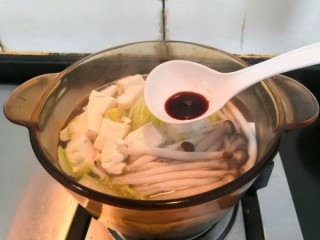  蟹味菇白菜豆腐汤 第11步