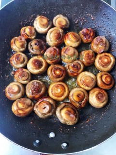  橄榄油煎蘑菇，简单味美！ 第7步