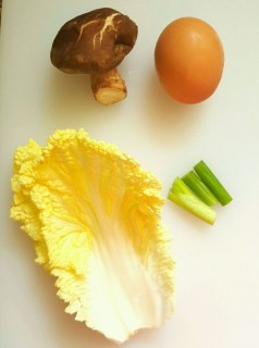  香菇白菜鸡蛋汤 第1步