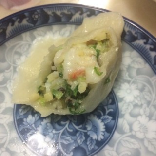  冬笋、蘑菇、小白菜、虾仁饺子 第4步