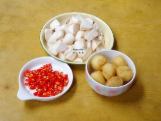  杏鲍菇焖豆腐 第1步