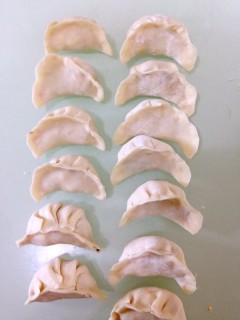  香菇豆腐饺子 第4步