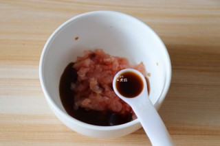  香菇肉臊子酸汤面 第4步