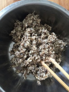  香菇猪肉馅儿饺子 第5步