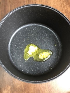  酸汤金针菇肥牛 第5步