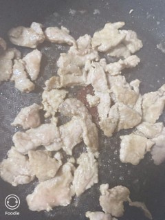  白蘑菇炒肉片 第7步