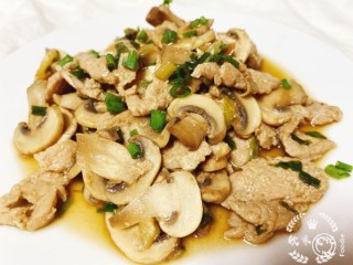  白蘑菇炒肉片 第11步