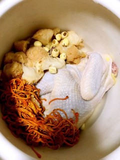 猴头菇养胃鸡汤 第1步