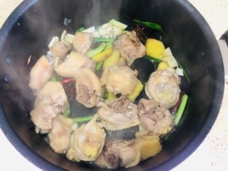  鸡肉香菇炖土豆 第4步