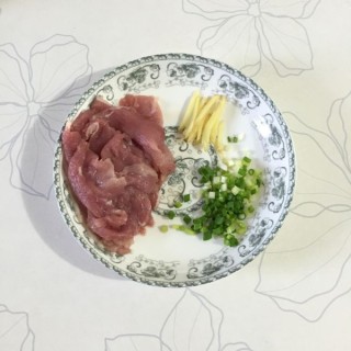  平菇肉片汤 第2步