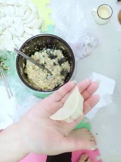  芹菜香菇木耳饺子 第2步
