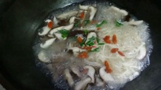  双菇牛腱（牛肉）汤（养生菜） 第9步