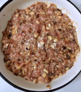  清淡快手菜：香菇蒸肉饼 第5步