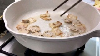  松茸菌菇粉丝煲 第2步
