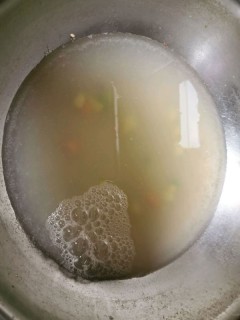  豆腐百菇大酱汤 第1步