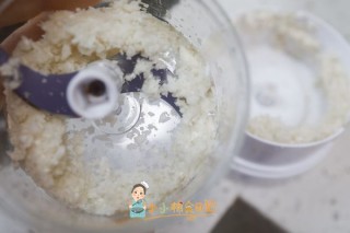  9个月以上辅食蘑菇肉松六倍粥 第3步