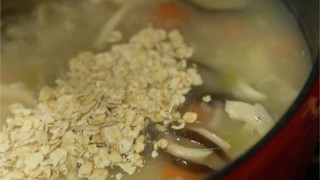  香菇鸡丝燕麦粥 第8步