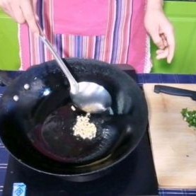  平菇丸子汤，既是月子餐，还是低卡减肥餐 第8步